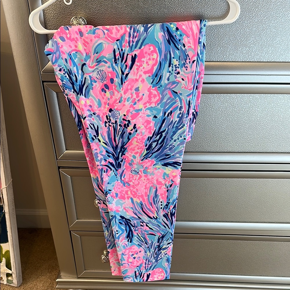 Excellent condition Lilly Pulitzer luxletic corso pants size 14